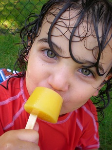 Eatin_ice_pops_small